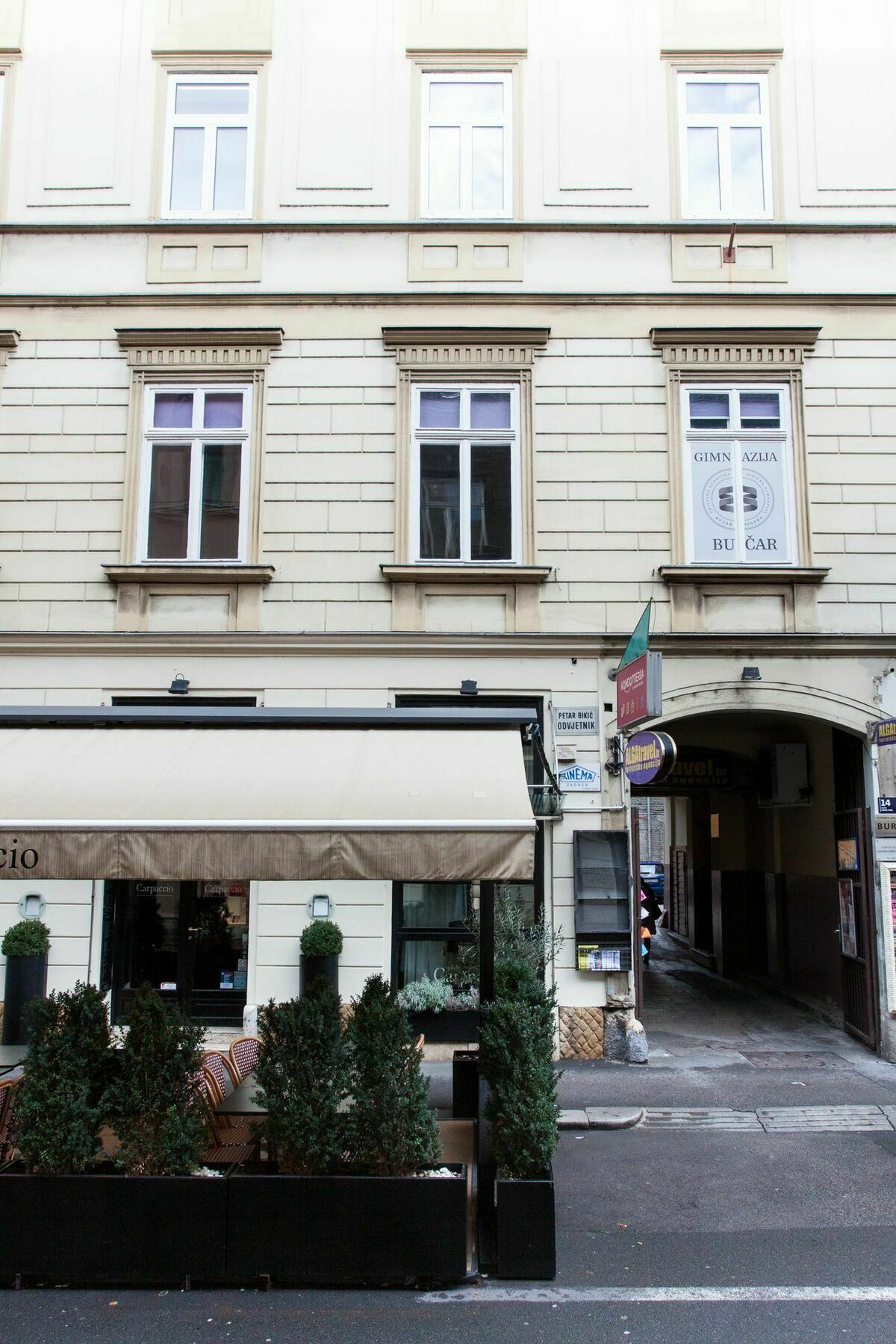 Tesla Boutique Apartments & Rooms Zagreb Buitenkant foto